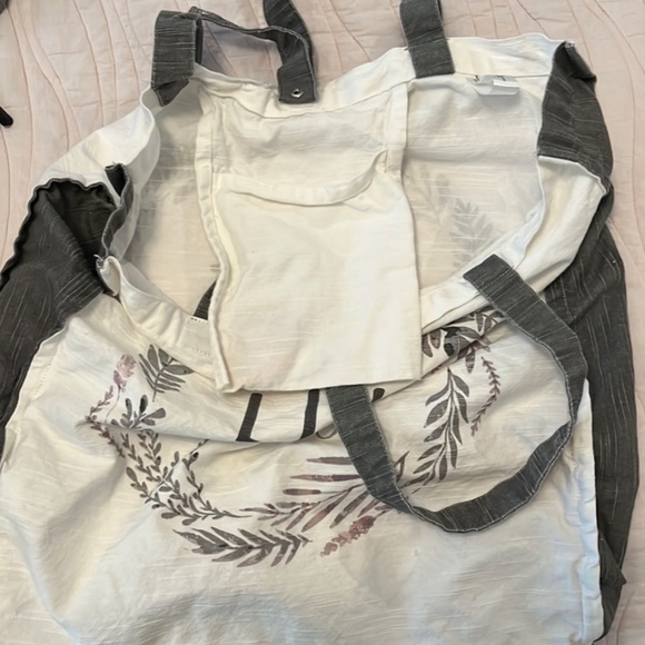 Live Simply Cotton Canvas Wreath Boho Tote Bag - Picture 3 of 4